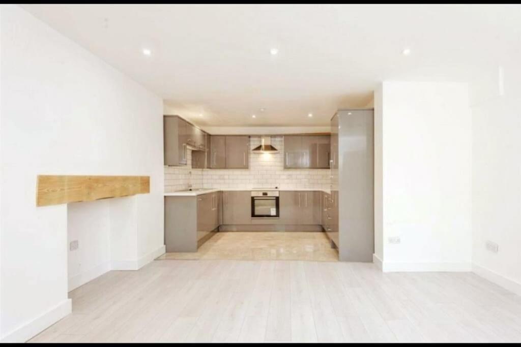 With Free Gated Parking With 50 Percent Off For Monthly Apartment
